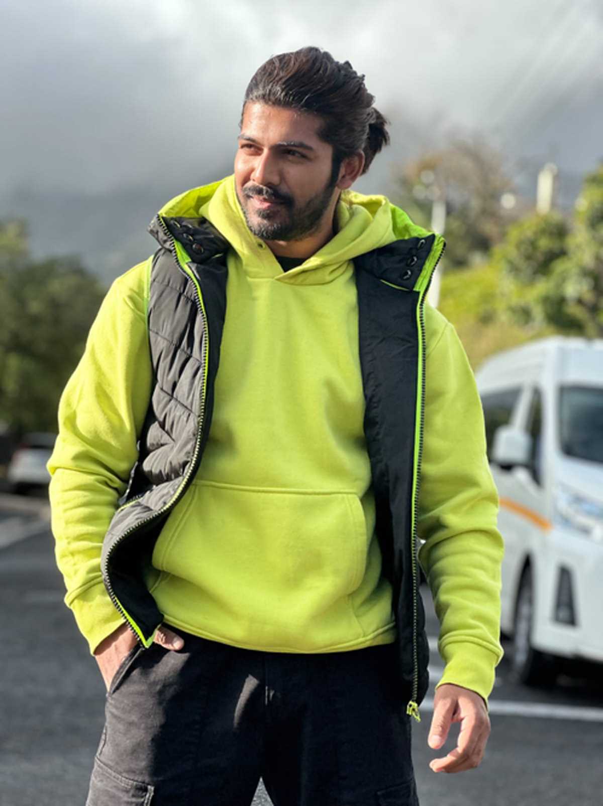 शीजान खान ने किया खुलासा, बताया इंडस्ट्री में क्यों नहीं हैं उनके ज्यादा दोस्त